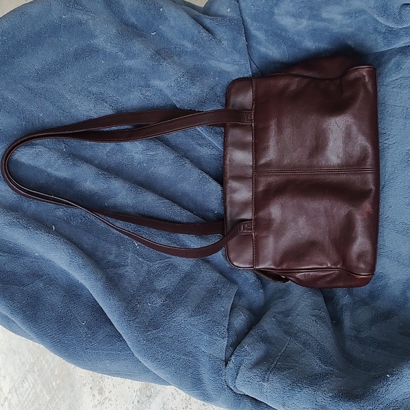 Vintage Etienne Aigner dark brown leather shoulder bag. EUC Preloved - Picture 7 of 16